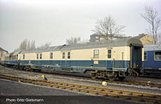 021-HN4418 - N - DBP, 2-tlg. Set 4-achs. Postwagen Post-mrz, in beige/blauer Lackierung, Ep. IV